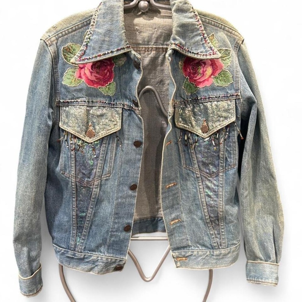 Add 'Vintage Jean jacket size S-34/36 (s1) by Sears awesome retro embellishments
